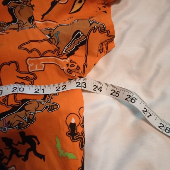 Lot of 2 Halloween Women's Scrub Tops Disney & Scooby-Doo Sz L Holiday Fun - Picture 4 of 11